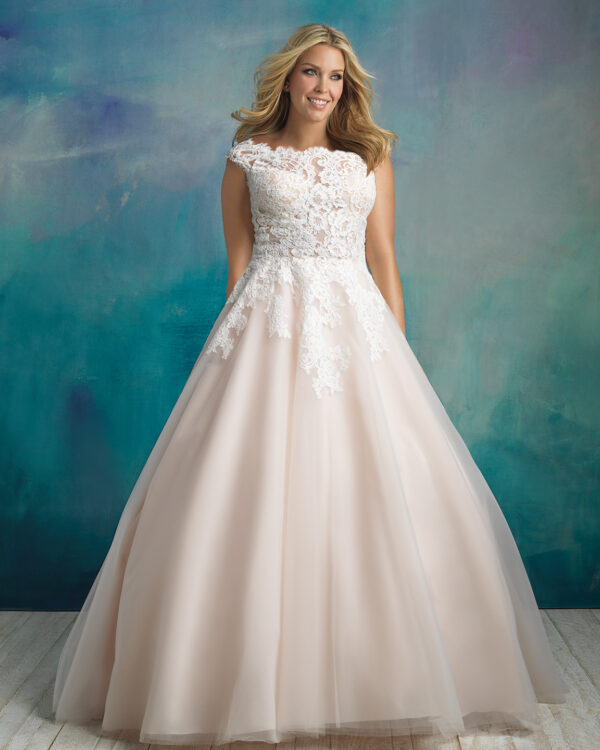 Brudklänning, brudkjole, Plus size, Curves, Brudklänning i spets Allure Bridal, Allure Woman